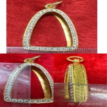 ตลับทองฝังเพชรแท้ ใส่หลวงปู่ทวด หลังหนังสืมใหญ่  