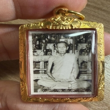 รูปถ่ายลป.โต๊ะ ปี10 หลังจารมือ