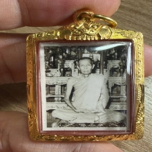 รูปถ่ายลป.โต๊ะ ปี10 หลังจารมือ