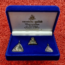 หลวงพ่อเงิน วัดบางคลาน รุ่นเพิร์ธ เนื้อเงินครบชุด 3 องค์ 