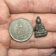 พระพิมพ์พนมมือ เนื้อตะกั่ว