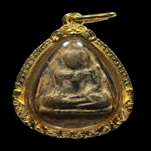 พระนางกำแพงกลีบบัว กำแพงเพชรเลี่ยมทอง 
